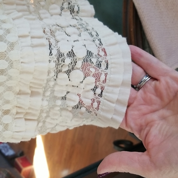 Max Edition Cream Colored Tunic Style top - Picture 6 of 11